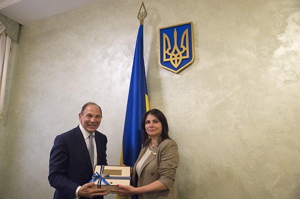 Bob With Minister of Ukraine VA